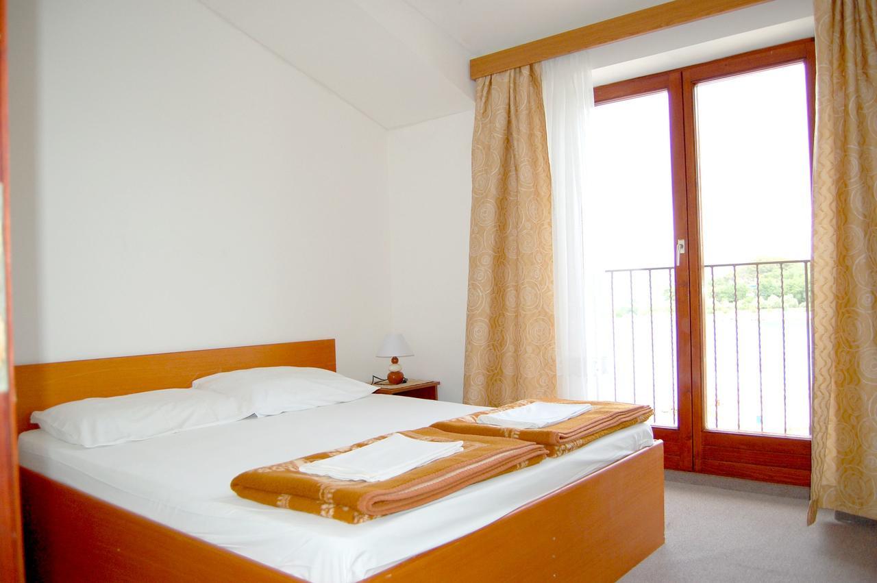 Apartments Myadria Malinska Zewnętrze zdjęcie