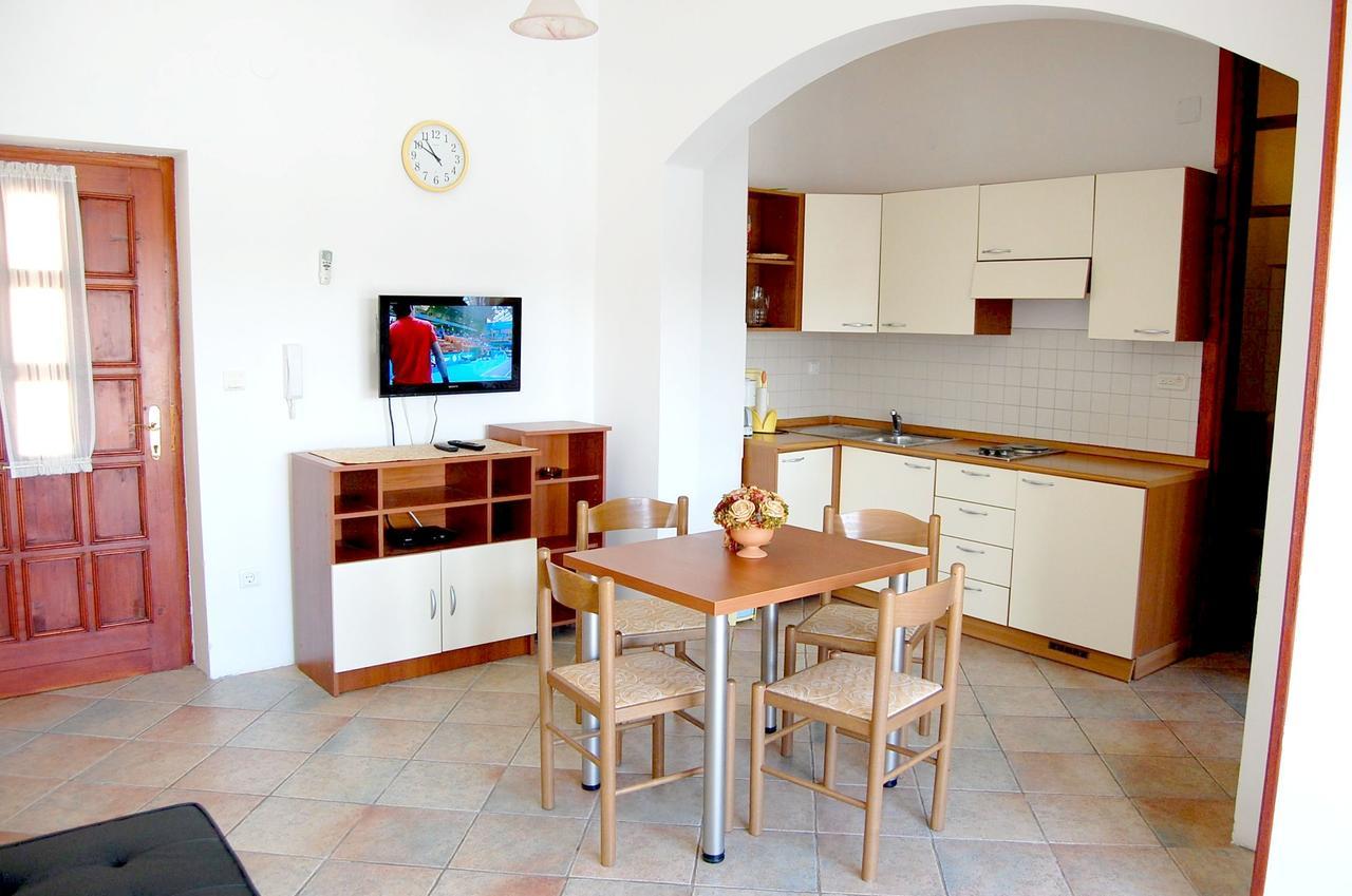 Apartments Myadria Malinska Zewnętrze zdjęcie